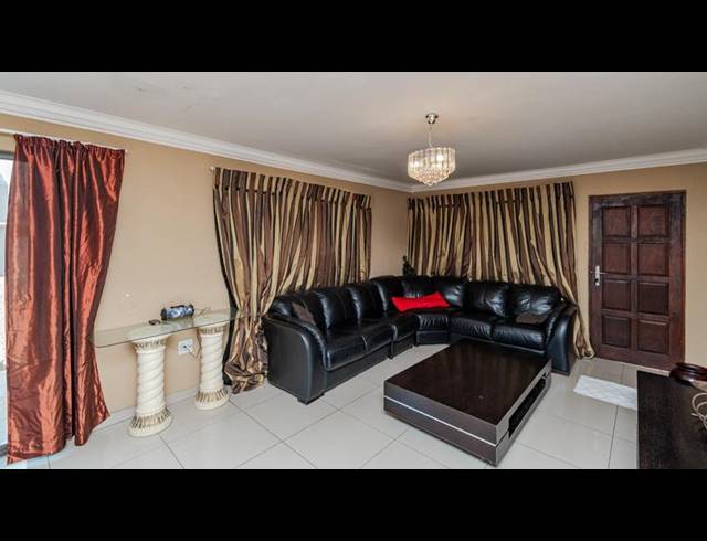 5 BEDROOM PROPERTY TO RENT IN NOORDWYK